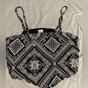 XL junior woman’s crop tank. Super soft and stretchy material.